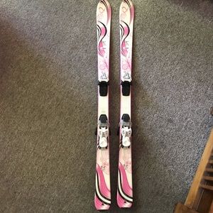 Used Luv Bug 136 cm Skis